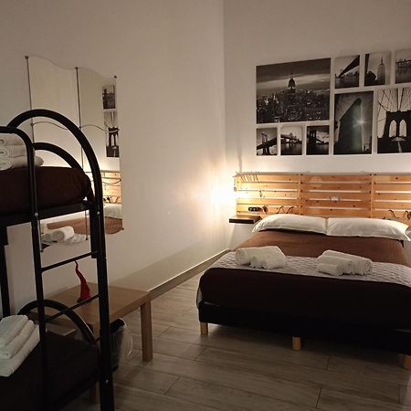 Hotel La Casa Del Rione Sanita' Napoli Esterno foto