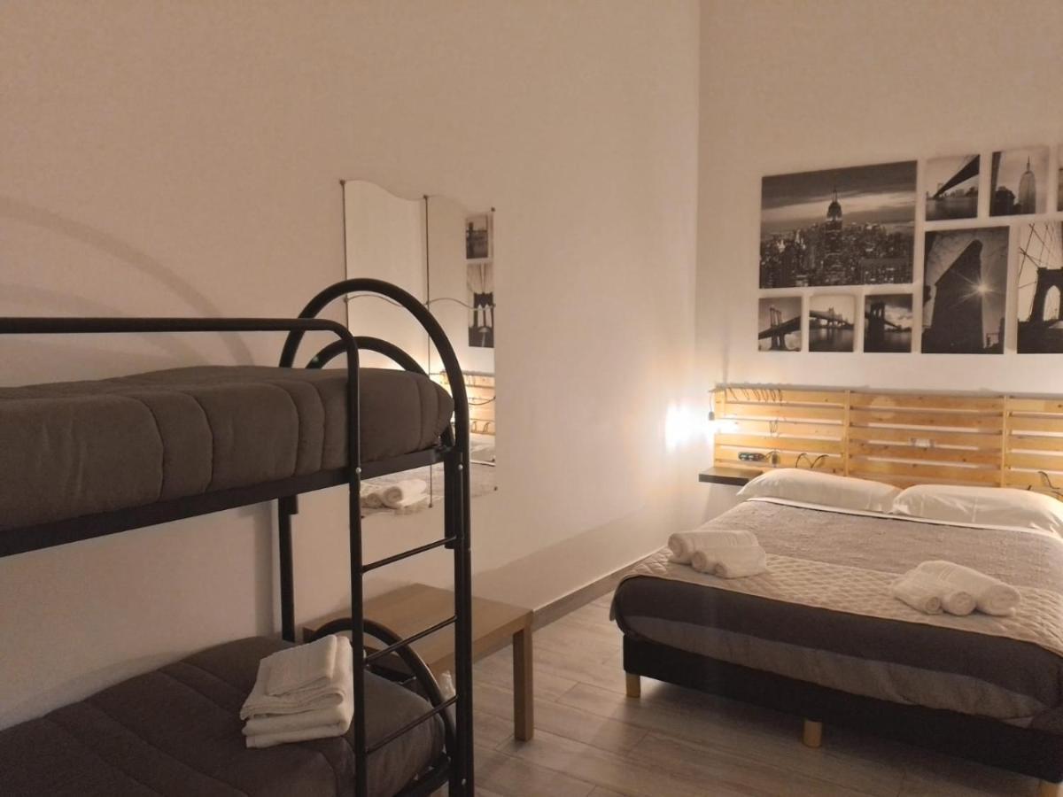 Hotel La Casa Del Rione Sanita' Napoli Esterno foto