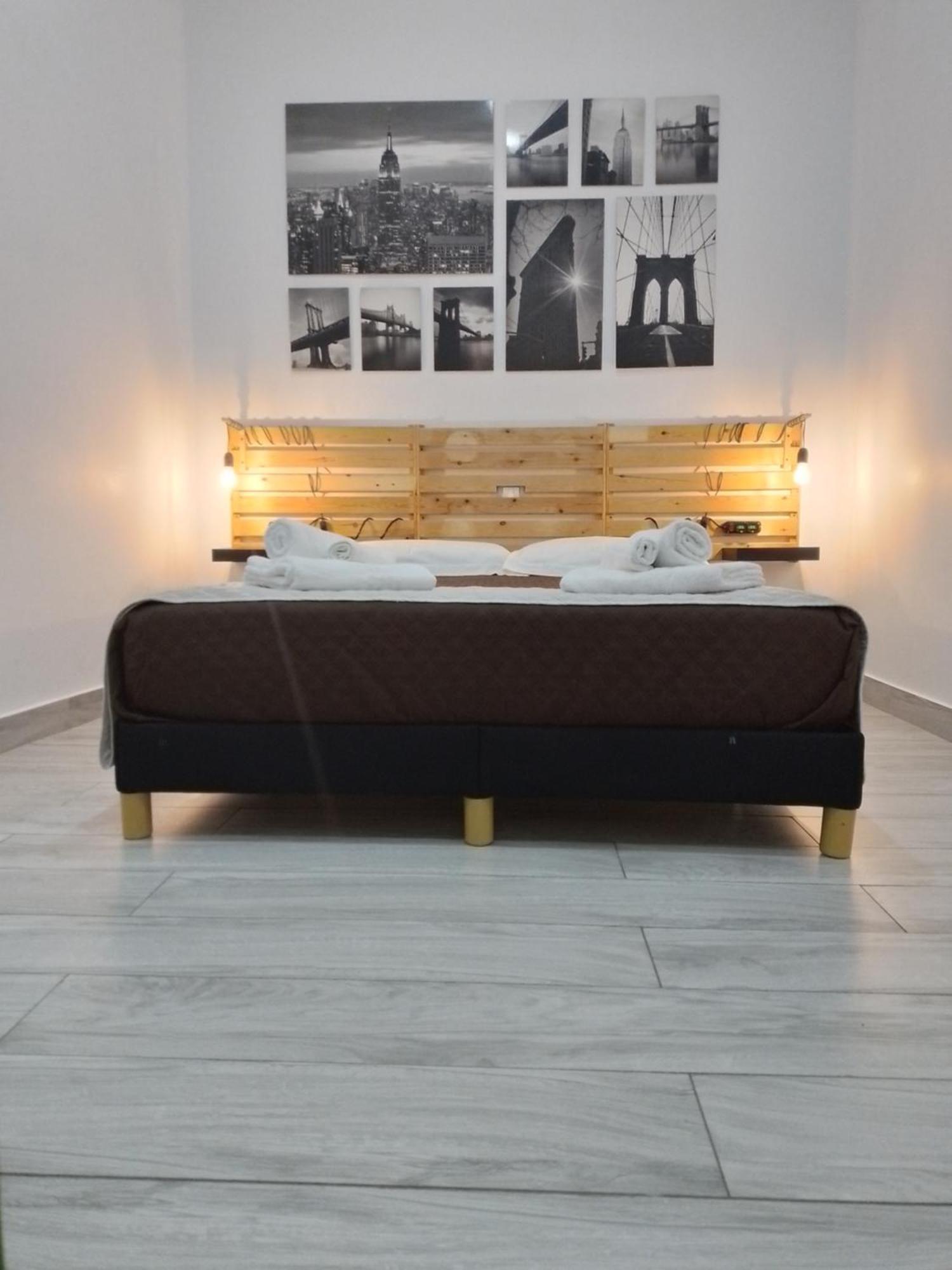 Hotel La Casa Del Rione Sanita' Napoli Esterno foto