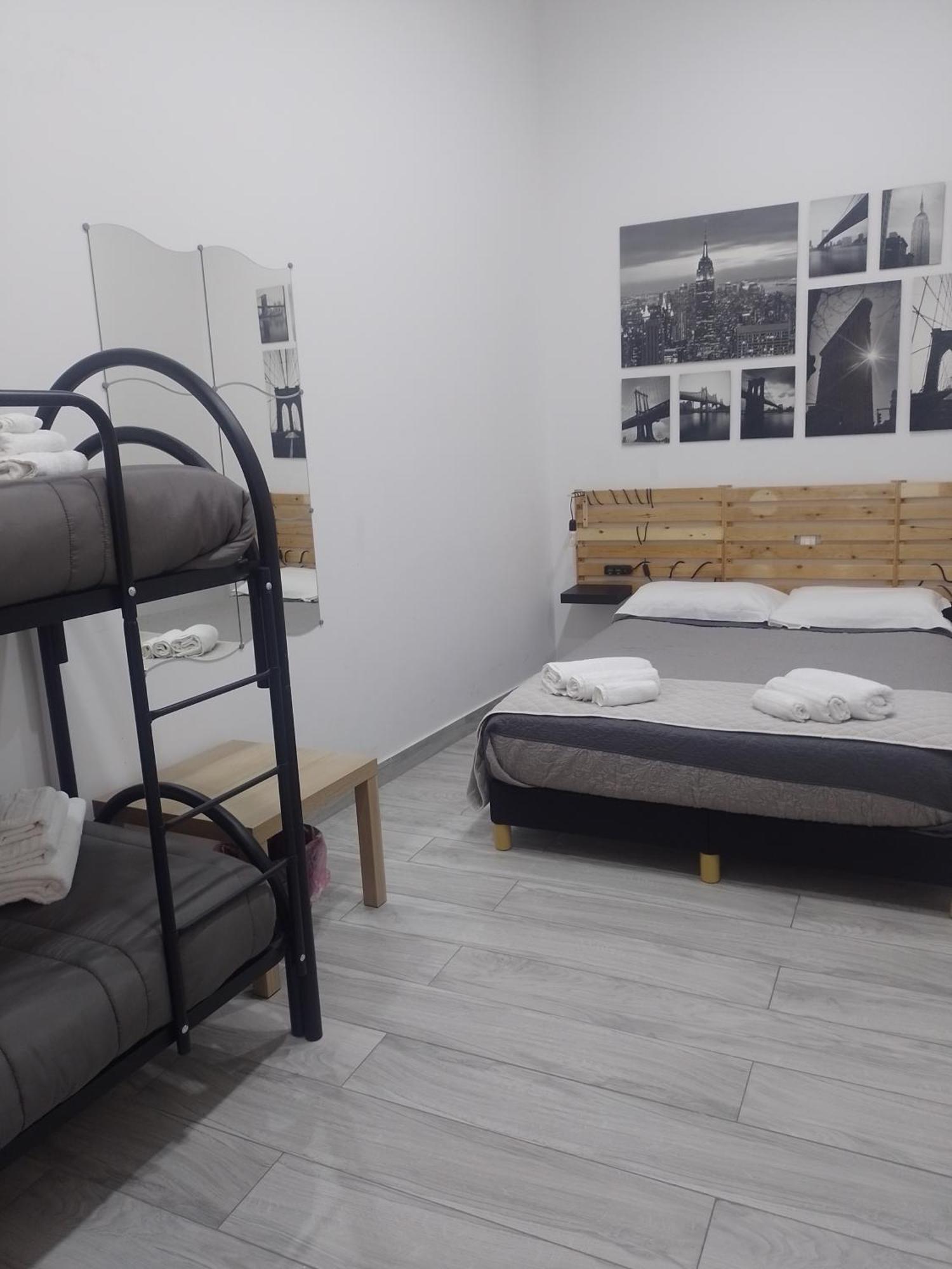 Hotel La Casa Del Rione Sanita' Napoli Esterno foto