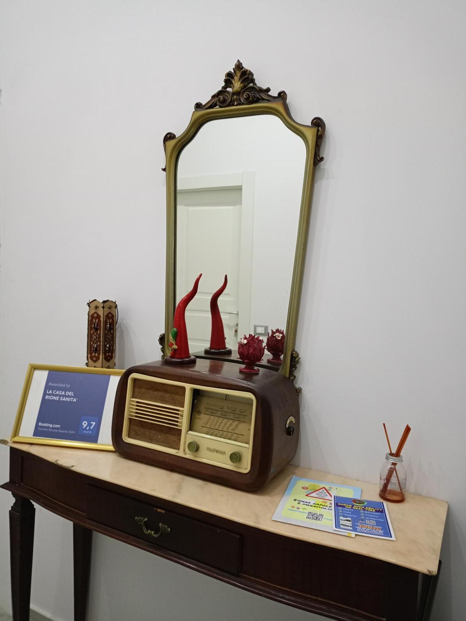 Hotel La Casa Del Rione Sanita' Napoli Esterno foto